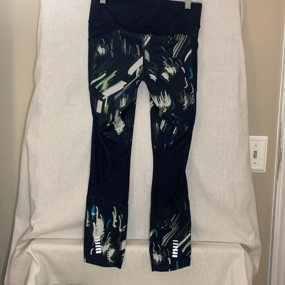 Under Armour Speed pocket Run Crop Women’s Size M Compression Tights, Workout - Picture 2 of 5